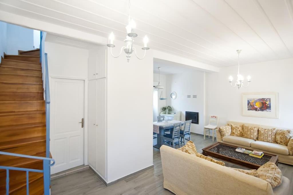 Locrihouse-Stylish Comfortable Home In Γαλαξίδι Εξωτερικό φωτογραφία